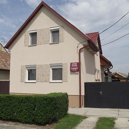 Halászi Radek Vendeghaz Es Apartman מראה חיצוני תמונה