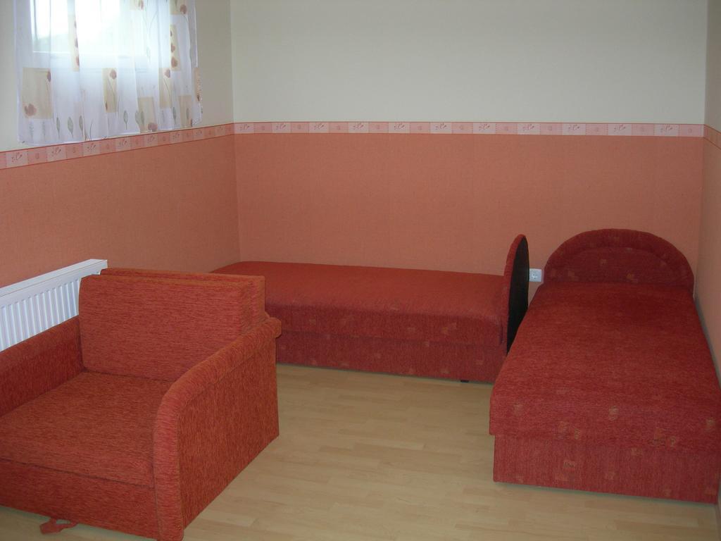 Halászi Radek Vendeghaz Es Apartman מראה חיצוני תמונה