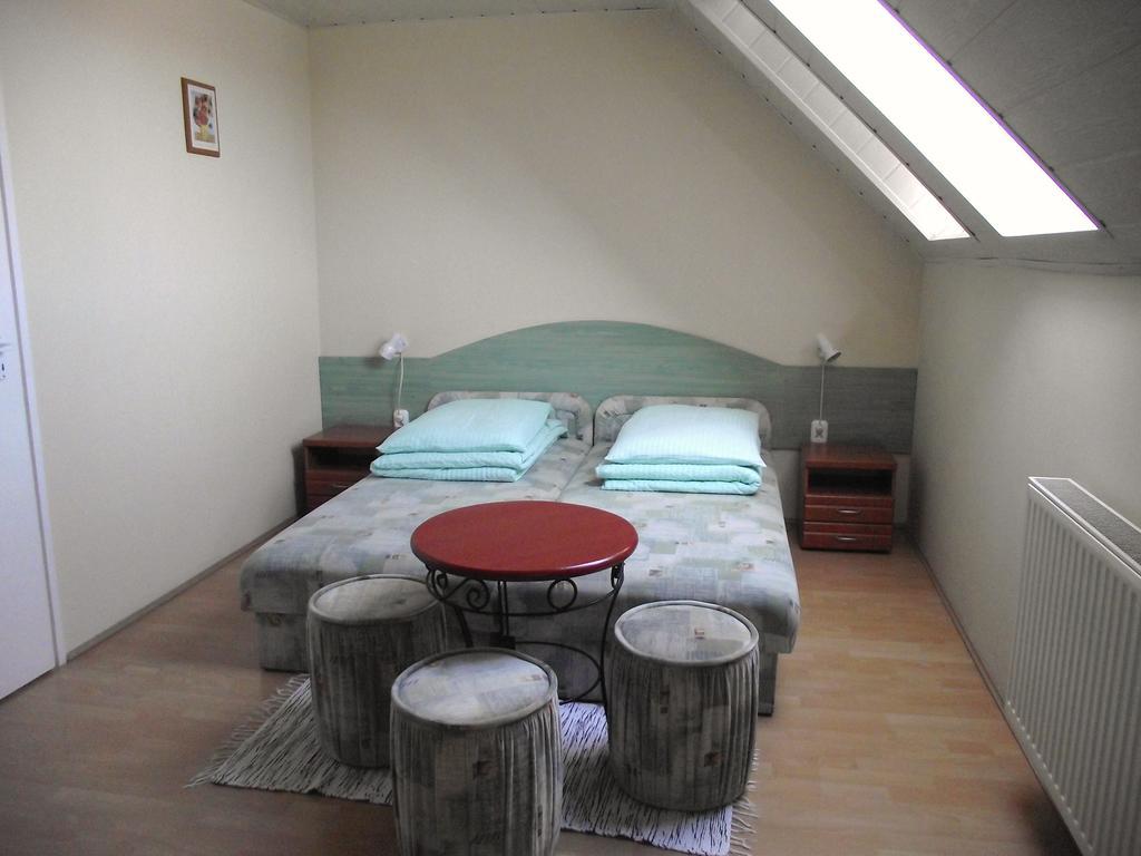 Halászi Radek Vendeghaz Es Apartman מראה חיצוני תמונה