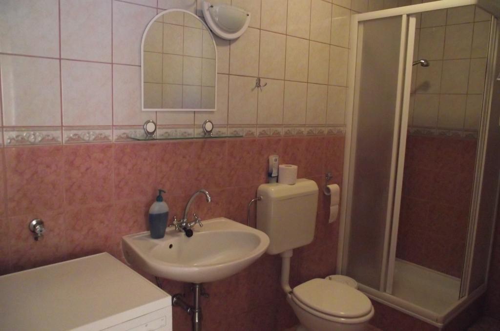 Halászi Radek Vendeghaz Es Apartman מראה חיצוני תמונה