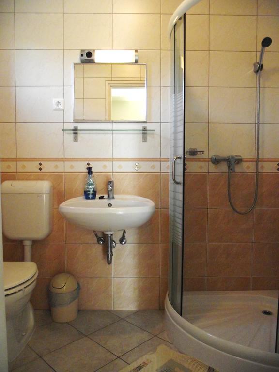 Halászi Radek Vendeghaz Es Apartman מראה חיצוני תמונה